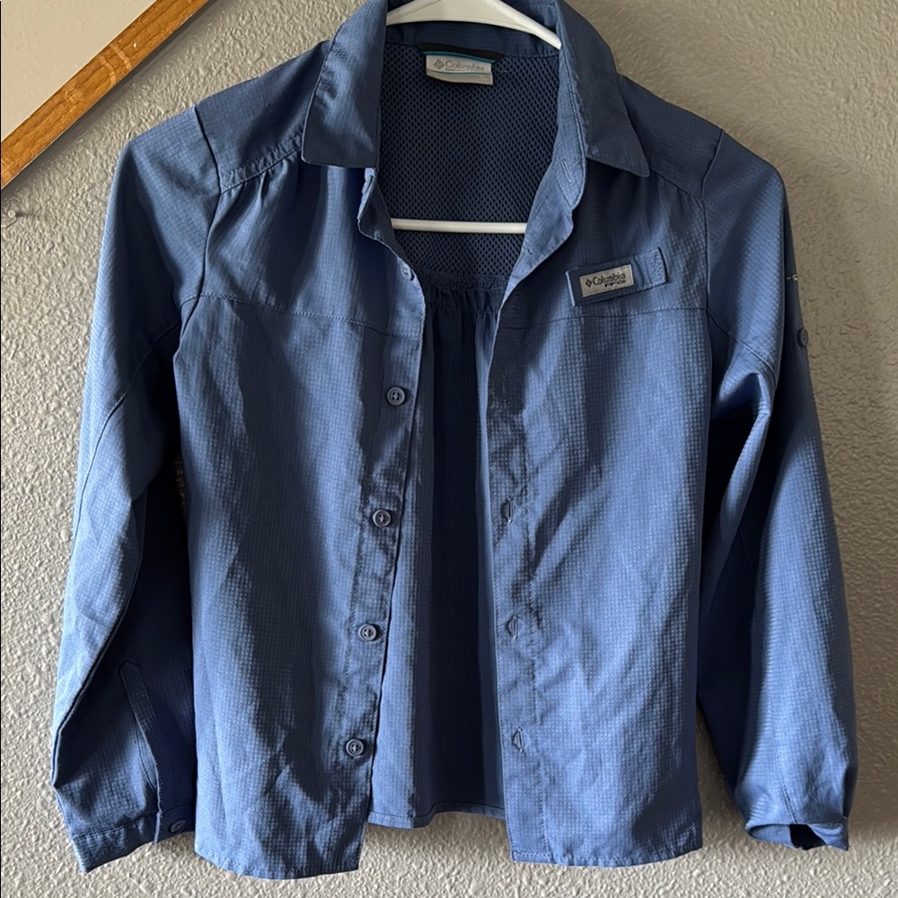 Columbia Blue Button-Up Shirt size Small (7/8)